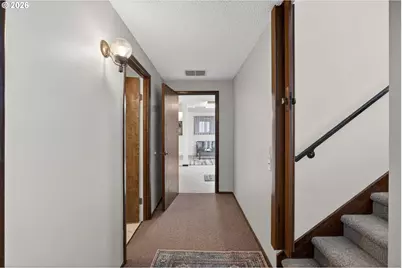 10685 Oak Dr SE, Salem, OR 97306 - Photo 27