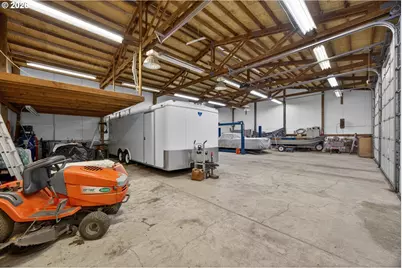 10685 Oak Dr SE, Salem, OR 97306 - Photo 37