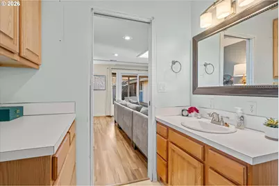 12653 NE Hassalo St, Portland, OR 97230 - Photo 15