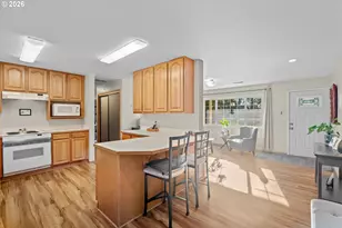 12653 NE Hassalo St, Portland, OR 97230 - Photo 9