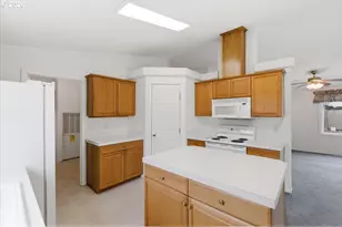 3398 Snow Peak Pl, Lebanon, OR 97355 - Photo 11