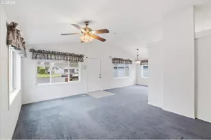 3398 Snow Peak Pl, Lebanon, OR 97355 - Photo 5