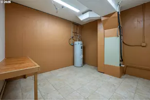 322 5th Ave, Coos Bay, OR 97420 - Photo 33