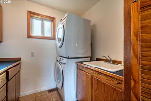 322 5th Ave, Coos Bay, OR 97420 - Photo 27