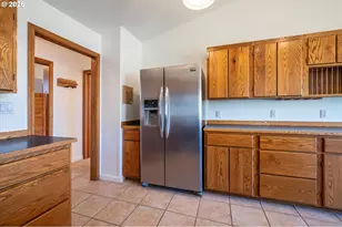 322 5th Ave, Coos Bay, OR 97420 - Photo 17