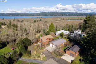 322 5th Ave, Coos Bay, OR 97420 - Photo 45