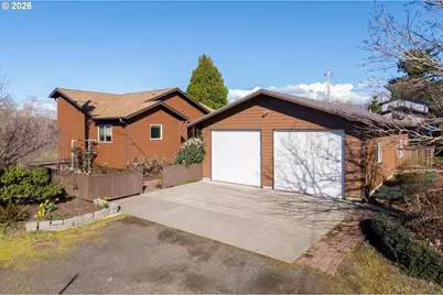 322 5th Ave, Coos Bay, OR 97420 - Photo 1