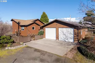 322 5th Ave, Coos Bay, OR 97420 - Photo 1