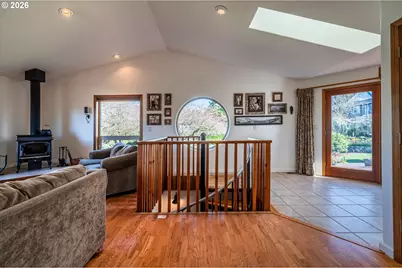 322 5th Ave, Coos Bay, OR 97420 - Photo 9