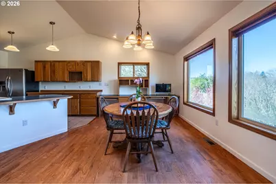 322 5th Ave, Coos Bay, OR 97420 - Photo 11