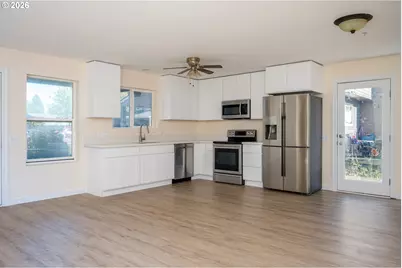 665 SE 197th Ave, Portland, OR 97233 - Photo 7