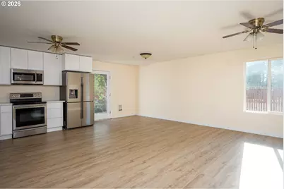 665 SE 197th Ave, Portland, OR 97233 - Photo 5