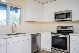 665 SE 197th Ave, Portland, OR 97233 - Photo 9