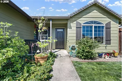 1373 Creswood Dr, Creswell, OR 97426 - Photo 1
