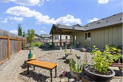 1373 Creswood Dr, Creswell, OR 97426 - Photo 39