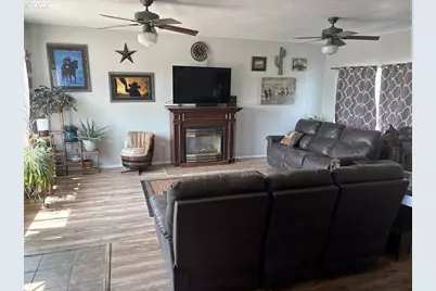 160 S 17th St, Elgin, OR 97827 - Photo 9