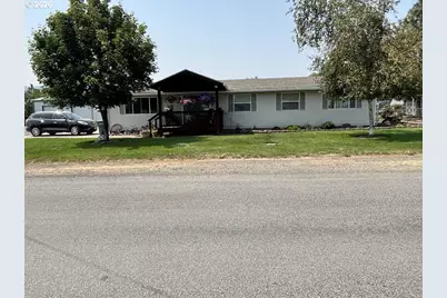 160 S 17th St, Elgin, OR 97827 - Photo 1