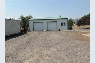 160 S 17th St, Elgin, OR 97827 - Photo 5