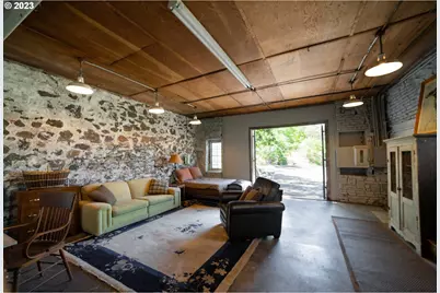 908 E 2nd St, The Dalles, OR 97058 - Photo 27