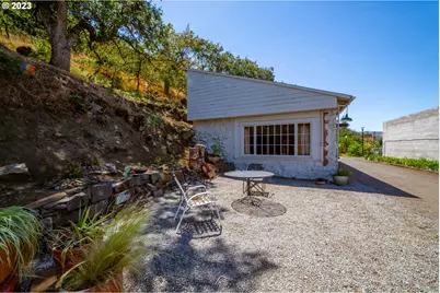 908 E 2nd St, The Dalles, OR 97058 - Photo 33