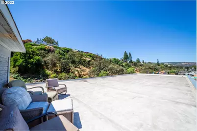 908 E 2nd St, The Dalles, OR 97058 - Photo 29