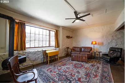 908 E 2nd St, The Dalles, OR 97058 - Photo 25