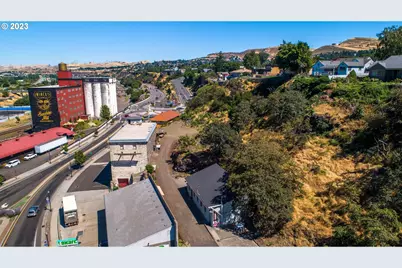 908 E 2nd St, The Dalles, OR 97058 - Photo 1