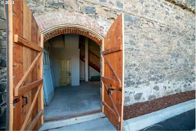 908 E 2nd St, The Dalles, OR 97058 - Photo 7