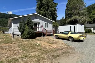 162 Spicer St, Elkton, OR 97436 - Photo 3