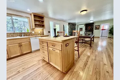 55433 McKenzie Hwy, Blue River, OR 97413 - Photo 7