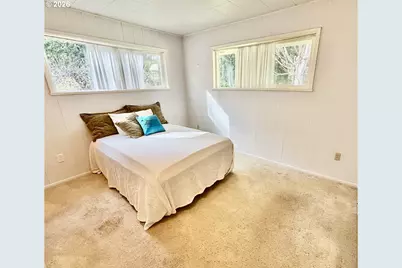 55433 McKenzie Hwy, Blue River, OR 97413 - Photo 17