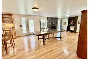 55433 McKenzie Hwy, Blue River, OR 97413 - Photo 9