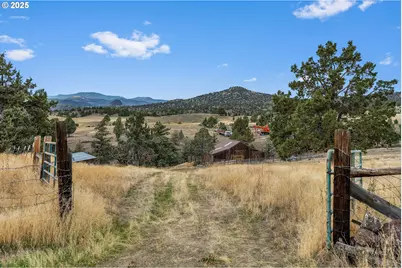 19369 E Highway 26, Mitchell, OR 97750 - Photo 39