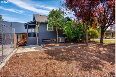 2105 SE Ochoco St, Portland, OR 97222 - Photo 39