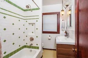 2105 SE Ochoco St, Portland, OR 97222 - Photo 9