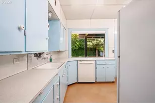 2105 SE Ochoco St, Portland, OR 97222 - Photo 11