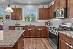 10040 NW Bartlett Loop, North Plains, OR 97133 - Photo 11