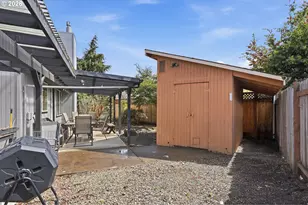 460 Timothy St, Junction City, OR 97448 - Photo 37
