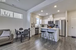 898 N 18th Ave, Cornelius, OR 97113 - Photo 7