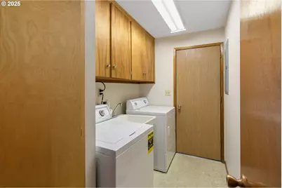 1383 Thompson Rd, Woodburn, OR 97071 - Photo 13