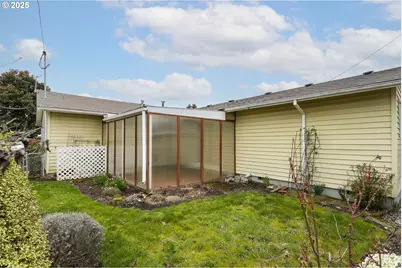 1383 Thompson Rd, Woodburn, OR 97071 - Photo 25