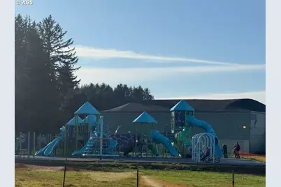 1120 S Crestline Dr, Waldport, OR 97394 - Photo 5