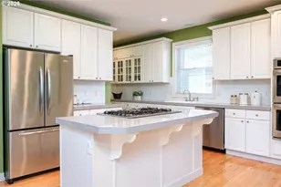 22285 NE Park Ln, Fairview, OR 97024 - Photo 9