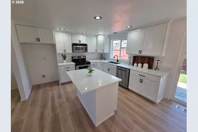 1041 Fabry Rd, Salem, OR 97306 - Photo 5