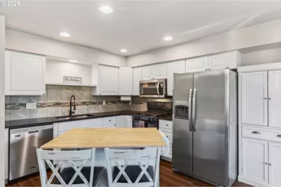 445 S 4th St, Saint Helens, OR 97051 - Photo 7