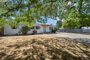 4923 Morely Loop, Eugene, OR 97402 - Photo 3