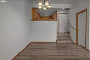 10324 NE Fargo St, Portland, OR 97220 - Photo 9
