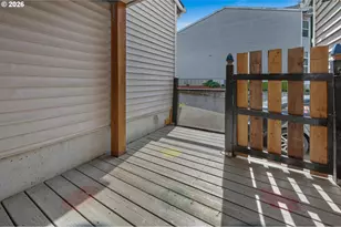 10324 NE Fargo St, Portland, OR 97220 - Photo 33