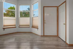 10324 NE Fargo St, Portland, OR 97220 - Photo 3