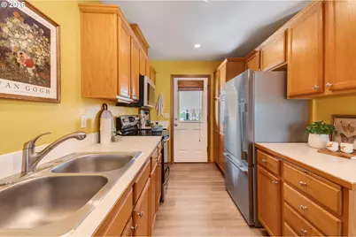 10324 NE Fargo St, Portland, OR 97220 - Photo 13
